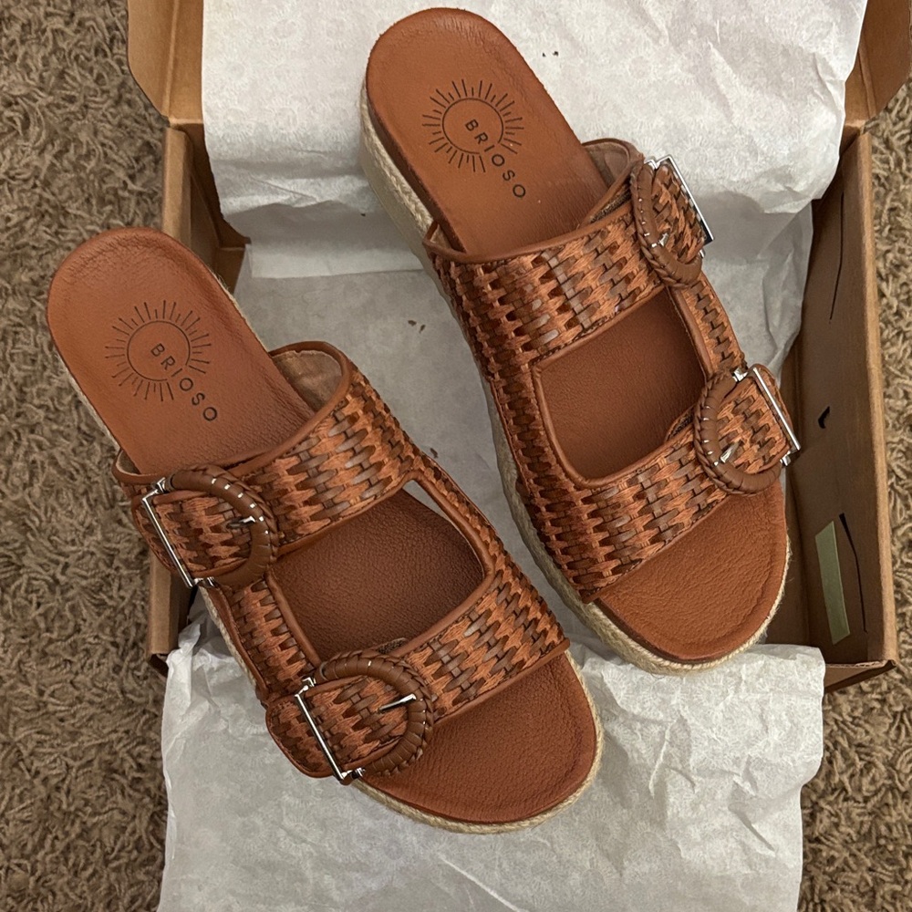 Breso Women's Brown Woven Sandals